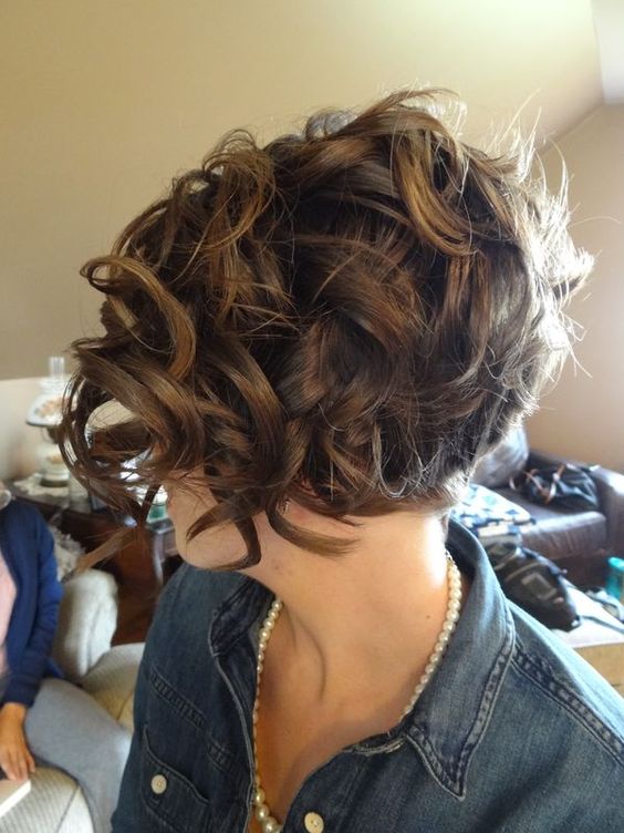 13 Short haircuts for thick wavy hair female 