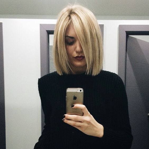 22 Amazing Blunt Bob Hairstyles to Rock this Summer (Short & Medium Hair)