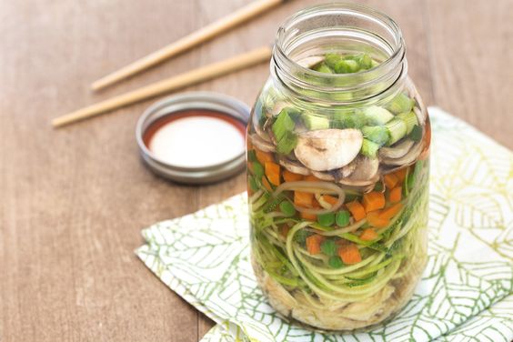 Diet Programs to Lose Weight Without Feeling Hungry - D.I.Y. Lunch Jars!