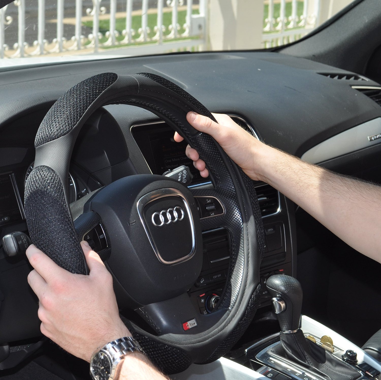 8 Best Car Steering Wheel Covers for Men and Women