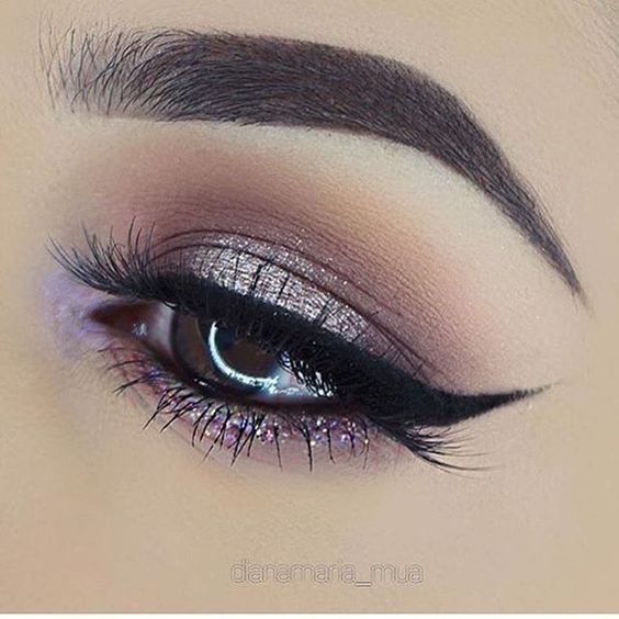 7 Tips for Wearing Liquid Eyeliner