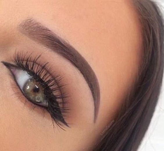 How to Even Out Oily Eyelids  