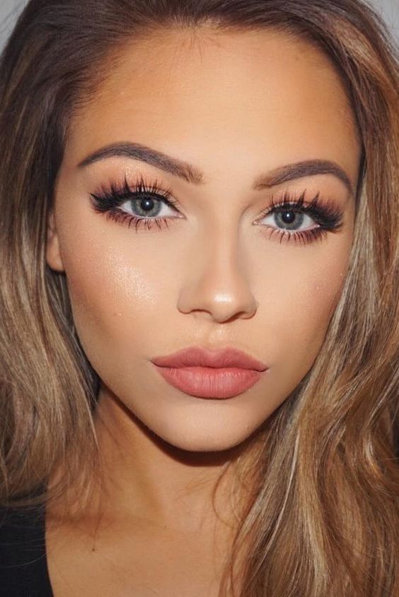 How to Make Your Foundation Look Natural 