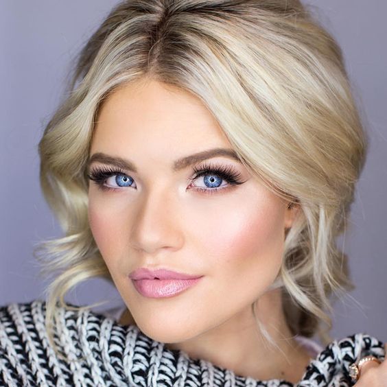How to Pull Off Bold Blush