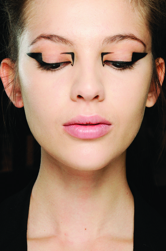 How to Wear Negative Space Eyeliner