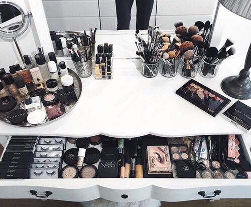 7 Tips for Spring Cleaning Your Beauty Collection