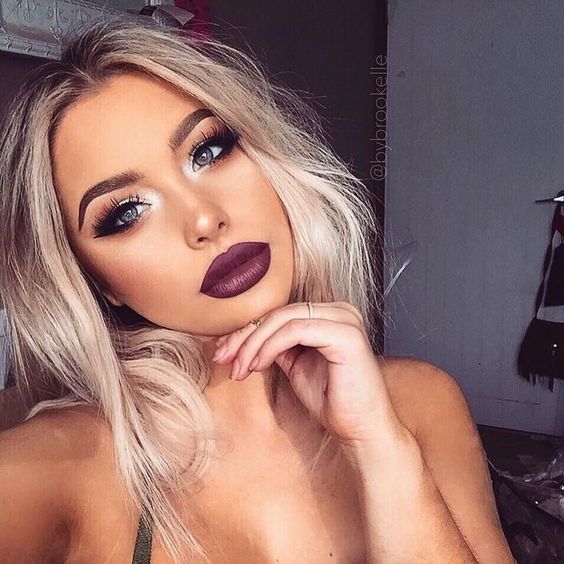 dark lipstick makeup