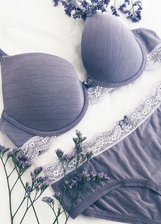 Your Complete Guide to Choosing a T-shirt Bra
