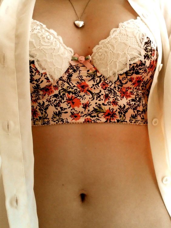 10 Types of Common Bras Every Woman Should Know & Own