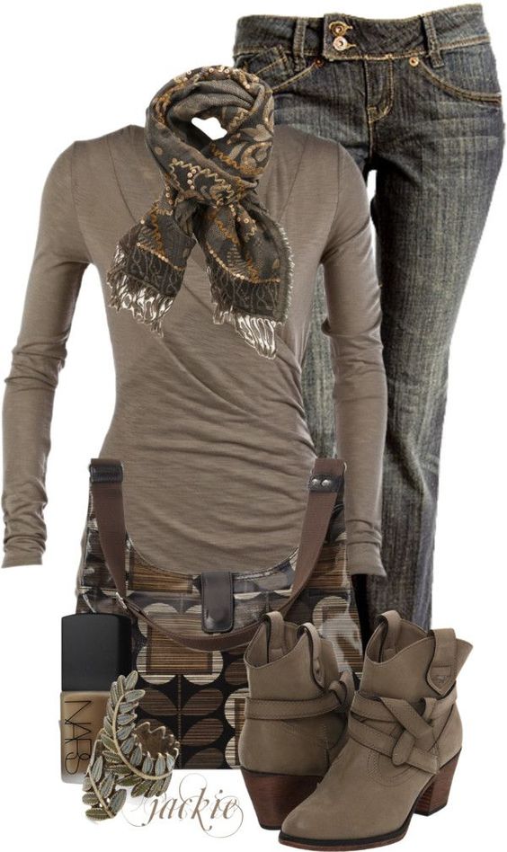 11 Cute Cozy Fall Outfits With Scarves