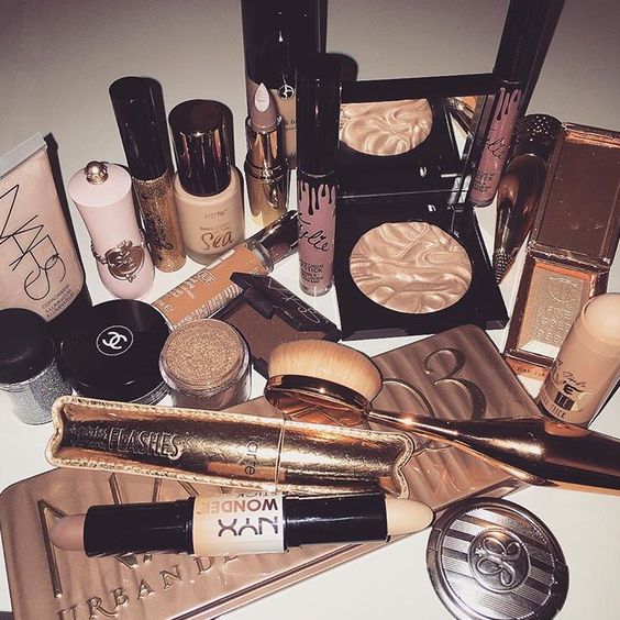 7 Ways to Revamp Your Beauty Collection Without Spending $$$ 