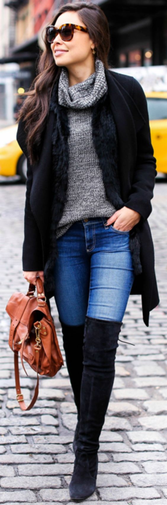 How to Wear Knee-High Boots with Jeans How to Wear Knee-High Boots with Jeans