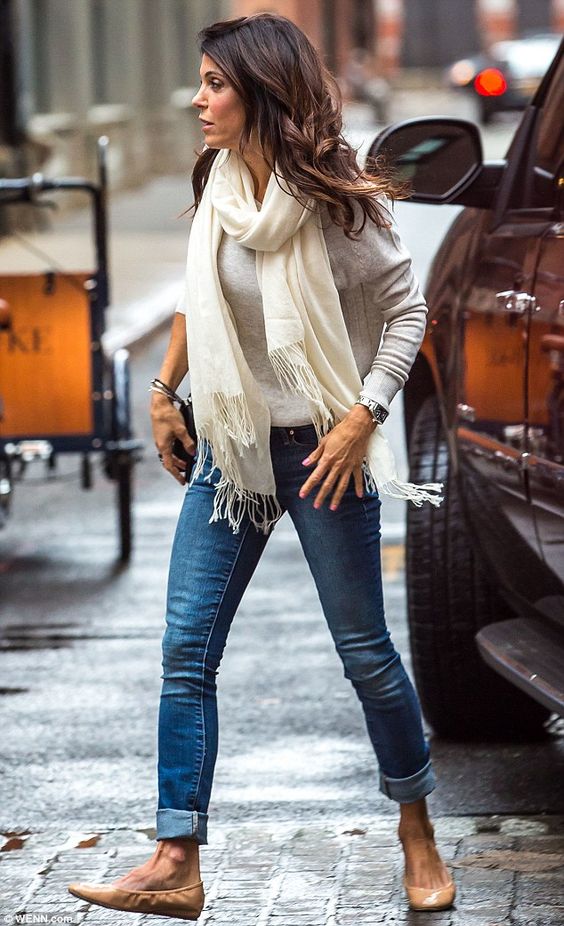 How to Wear Skinny Jeans With Flats