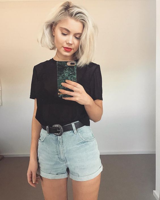 7 Tips on How to Wear a Basic Tee - Fashionable Simple T-Shirts