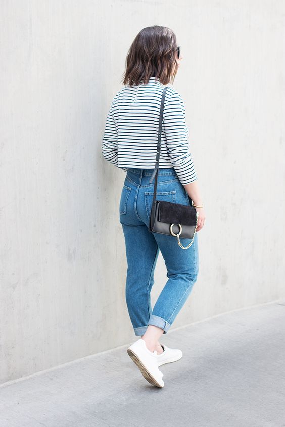 7 Tips on How to Wear a Basic Tee - Fashionable Simple T-Shirts