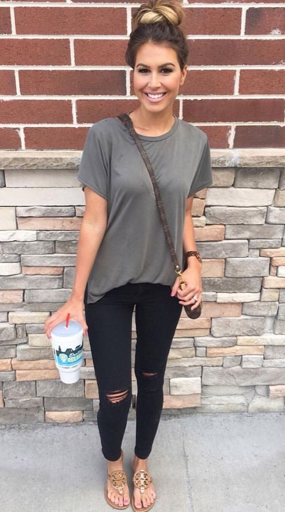 How to Wear a Basic Tee