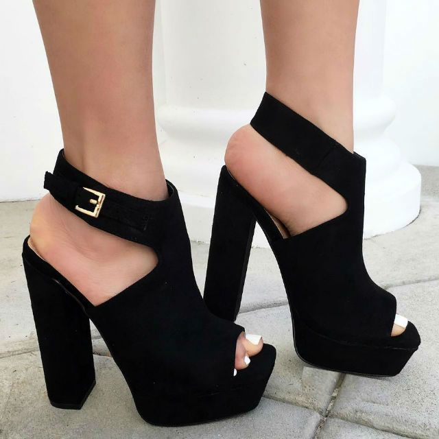 How to Wear Chunky Heels