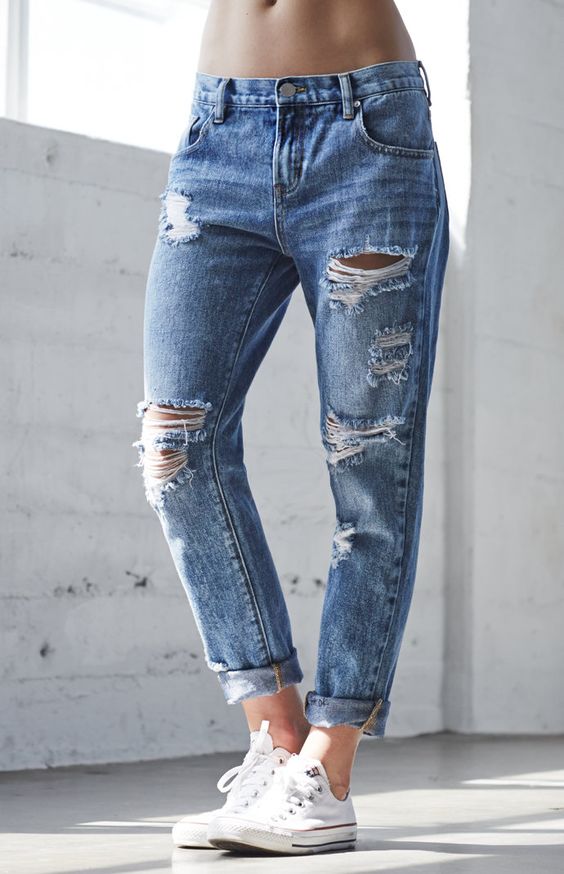 How to Wear Your Boyfriend’s Clothes