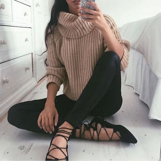 7 Feminine Outfit Ideas for Cold Weather