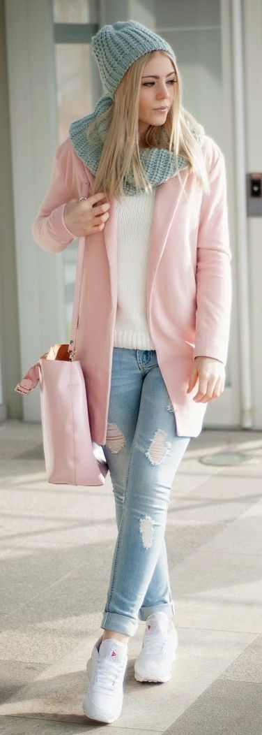 7 Feminine Outfit Ideas for Cold Weather