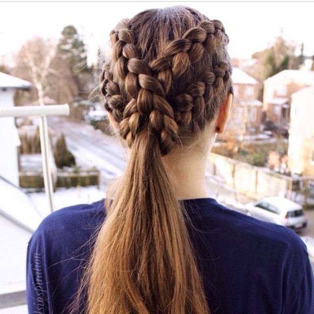 30 Easy Hairstyles for Long Hair in 10 Seconds or Less