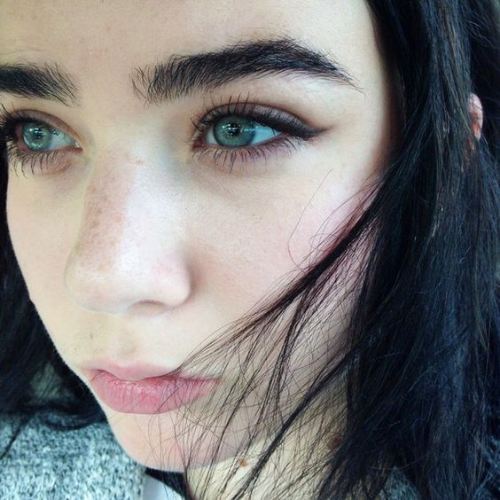 How to Create Natural-Looking Brows
