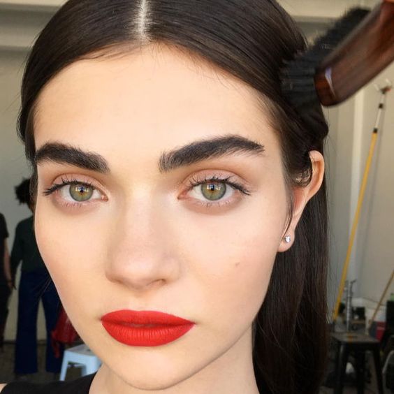 How to Create Natural-Looking Brows