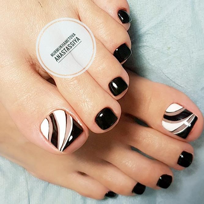 50 Trendy Pedicure Designs To Dress Up Your Toe Nails : Louis