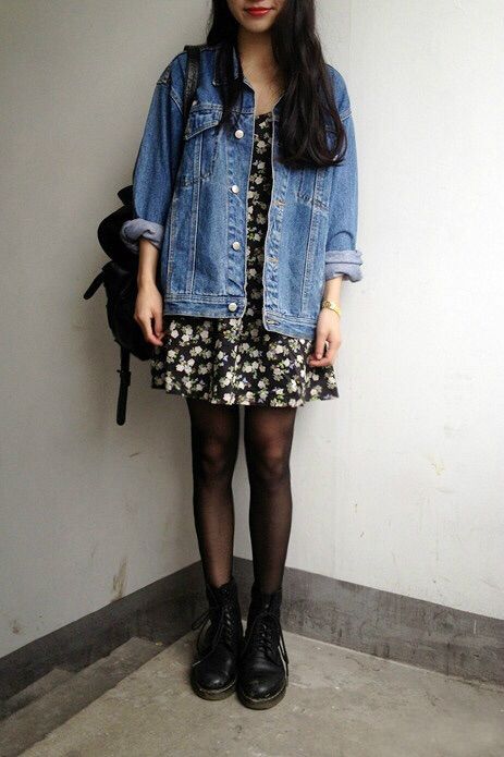 Doc Martens are perfect with every kind of outfit #docmartens #bluebanana