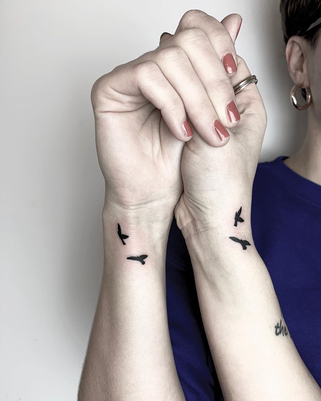 53 Fantastic Birds Tattoos For Wrist