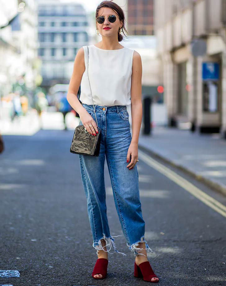 Minimalist-Tee-Over-Loose-fit-Boyfriend-Jeans