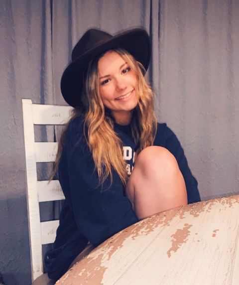How to Wear Oversized Sweatshirt Outfits in the Season\'s Trendy New Ways