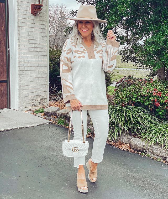 How to Wear White Jeans with This Season\'s Top New Fashion Trends How to Wear White Jeans with This Season\'s Top New Fashion Trends