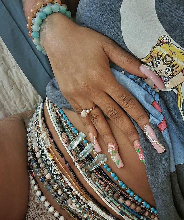 How to Wear Waist Beads for Fashion, Seduction & Fun! How to Wear Waist Beads for Fashion, Seduction & Fun!