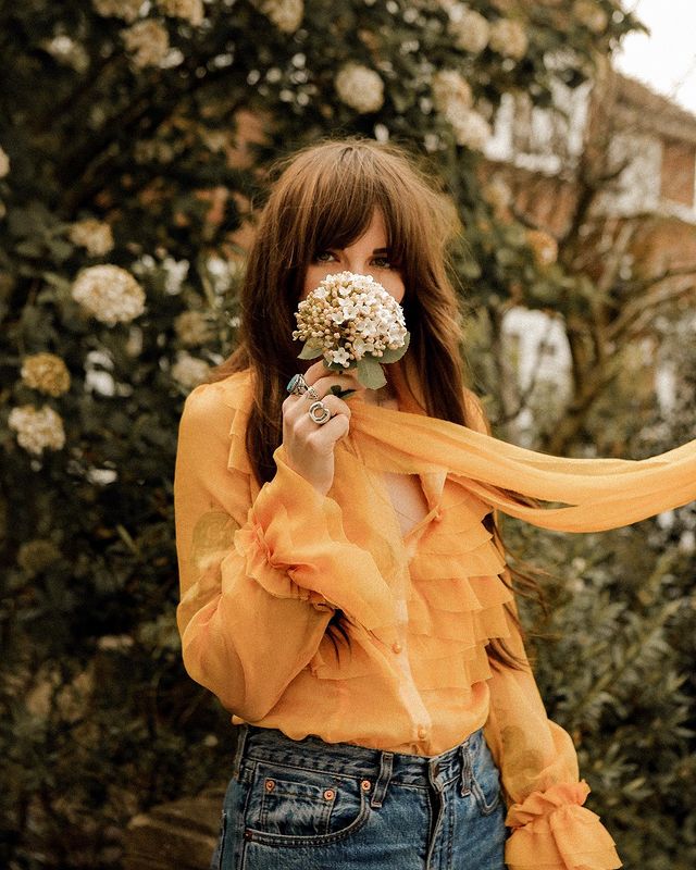 How to Style a Simple, Eye-Catching Ensemble