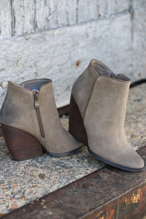 7 Tips to Rock Ankle Boots 7 Tips to Rock Ankle Boots