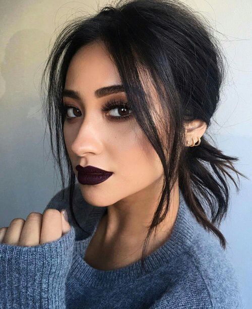 7 Absolutely Essential Tips on How to Wear Dark Lipstick ...