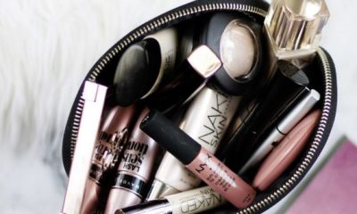 10 Beauty Items to Keep in Your Purse