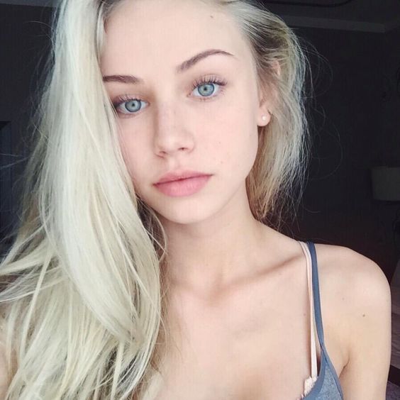 Hi!! I'm Jasey. I'm 19 and I'm Luke's little sister. I have water powers. Intro?