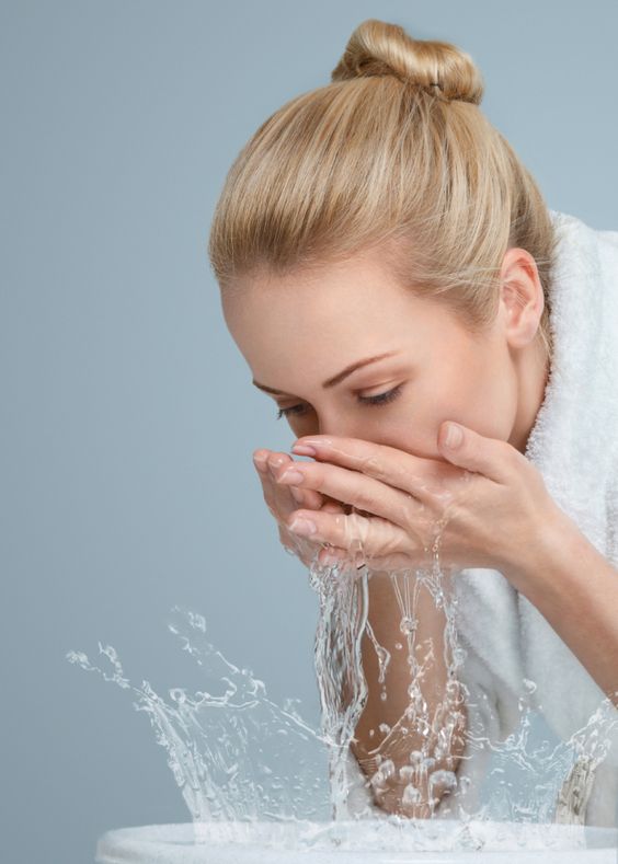 How to Wash Your Face the Right Way