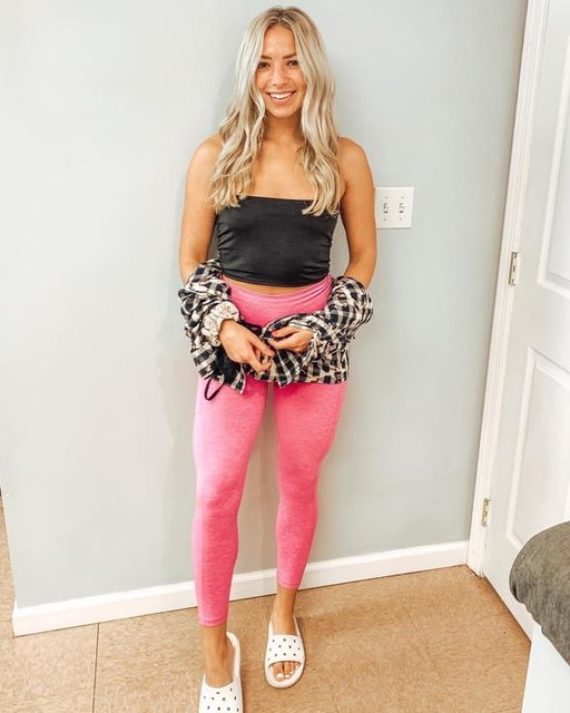 How to Wear Crocs Fashionably in Cute & Dainty Sandal Styles Her