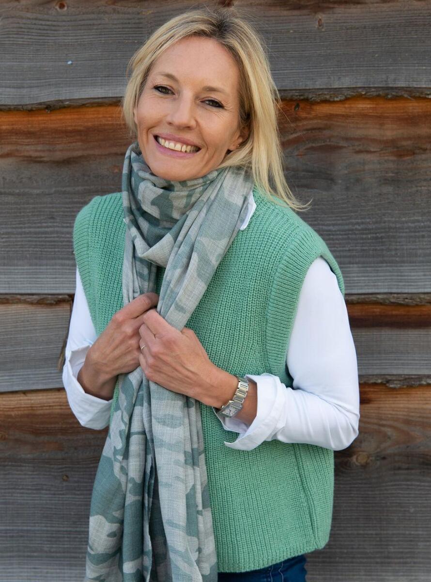  Knitted Vests outfit for women over 50