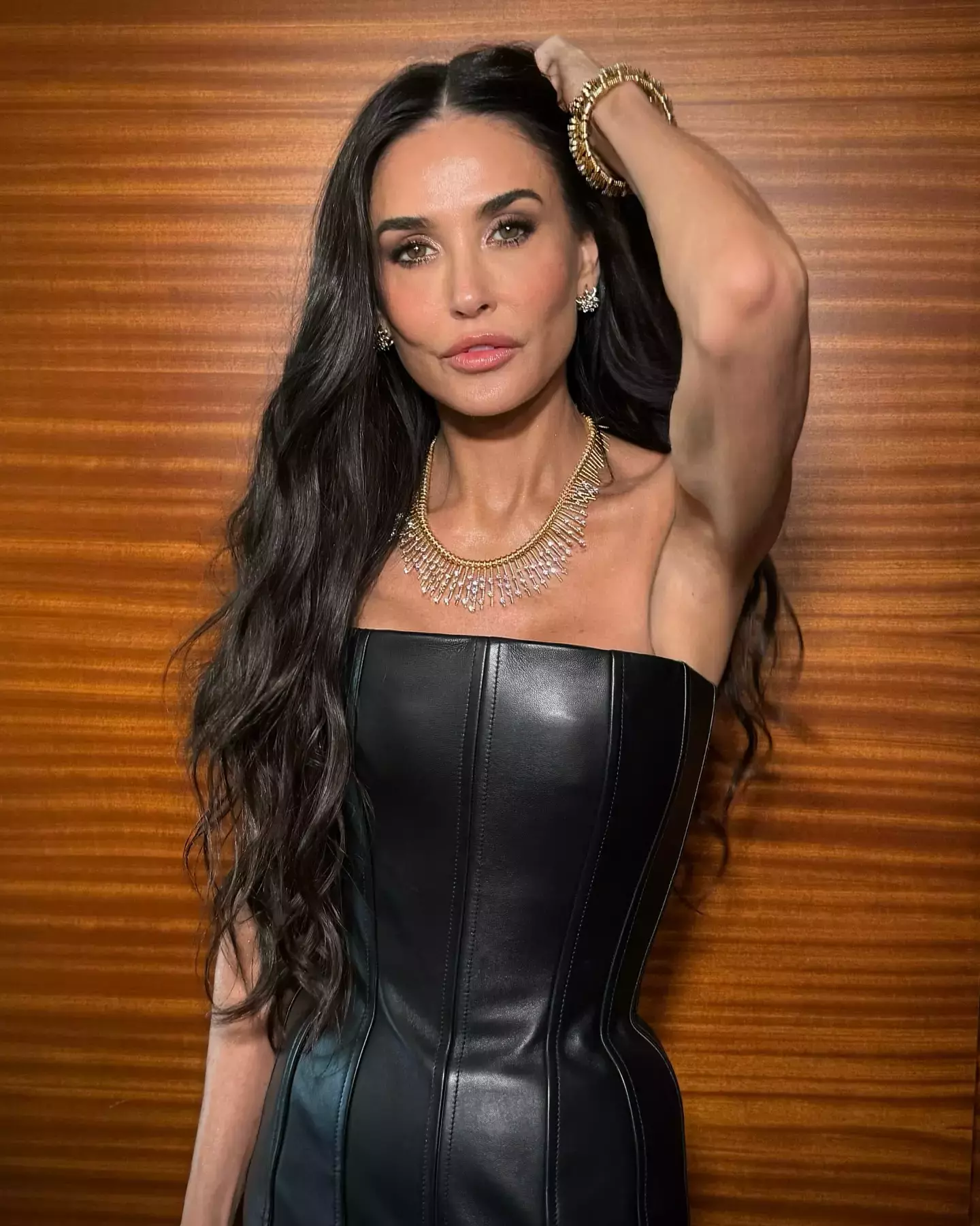 Demi Moore flatters her square shape with face-framing layers