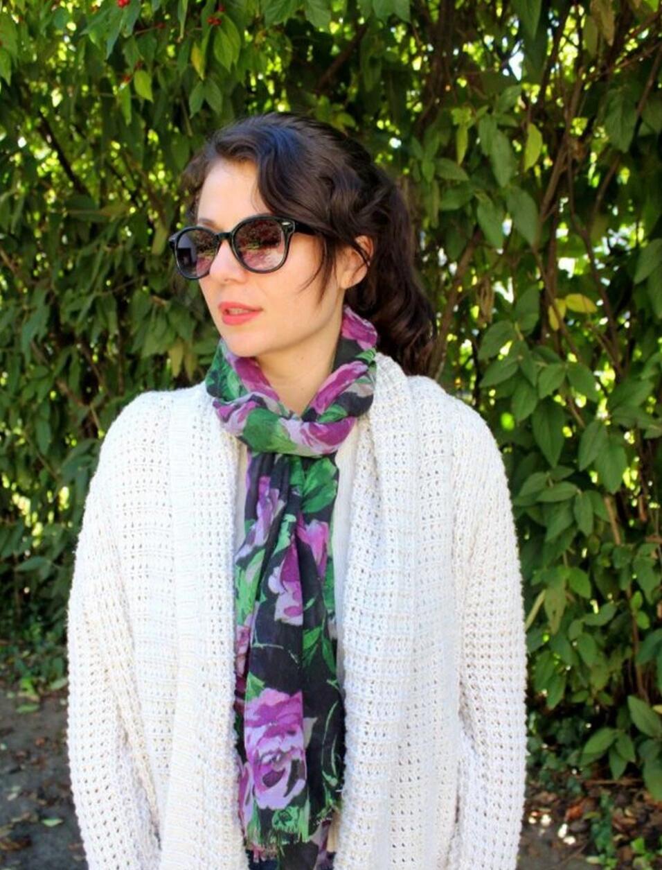 Rolled Way To Tie A Scarf How to Tie a Scarf to Jazz Up Your Hair, Neckline, Waist & Bag Handles