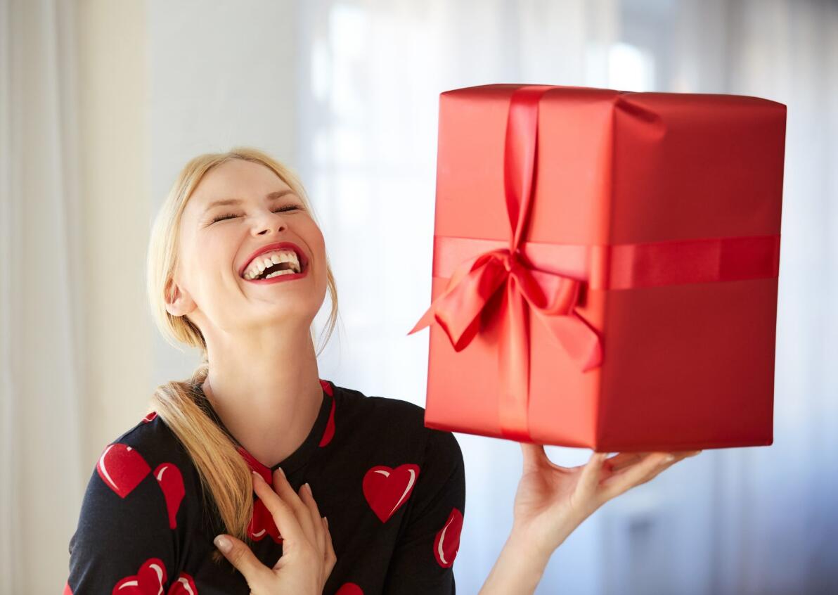 Birthday Gift Ideas For Her: Experience Gifts That Women Love! Birthday Gift Ideas For Her: Experience Gifts That Women Love!