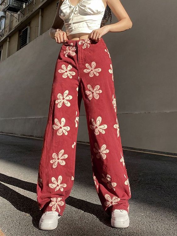Geek Chic Fashion Style: 30+ Geek Chic Outfit Ideas for Women 5 High waisted Bottoms geek chic