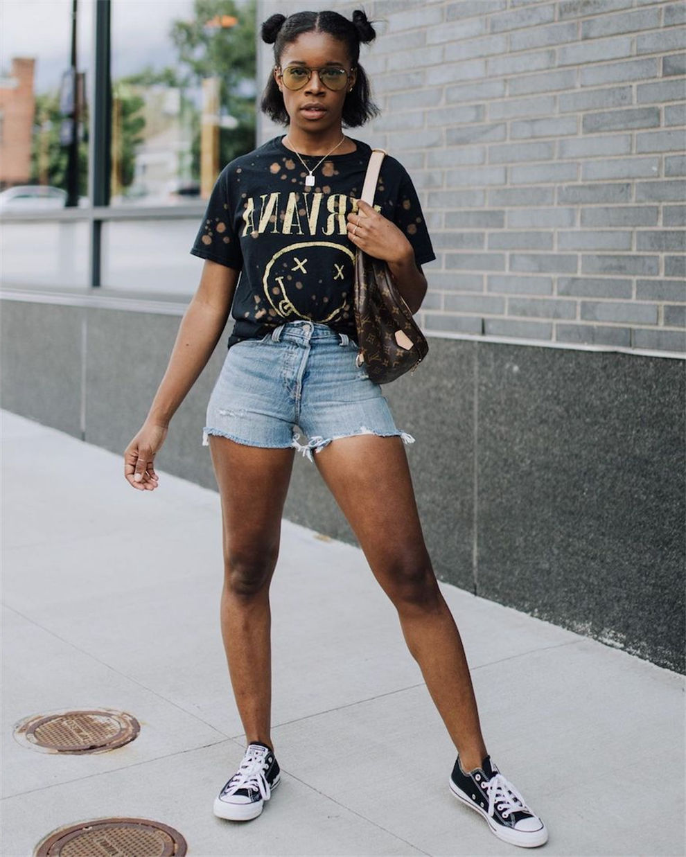 How to Wear Graphic Tees: 70+ Graphic Tee Outfits - Her Style Code