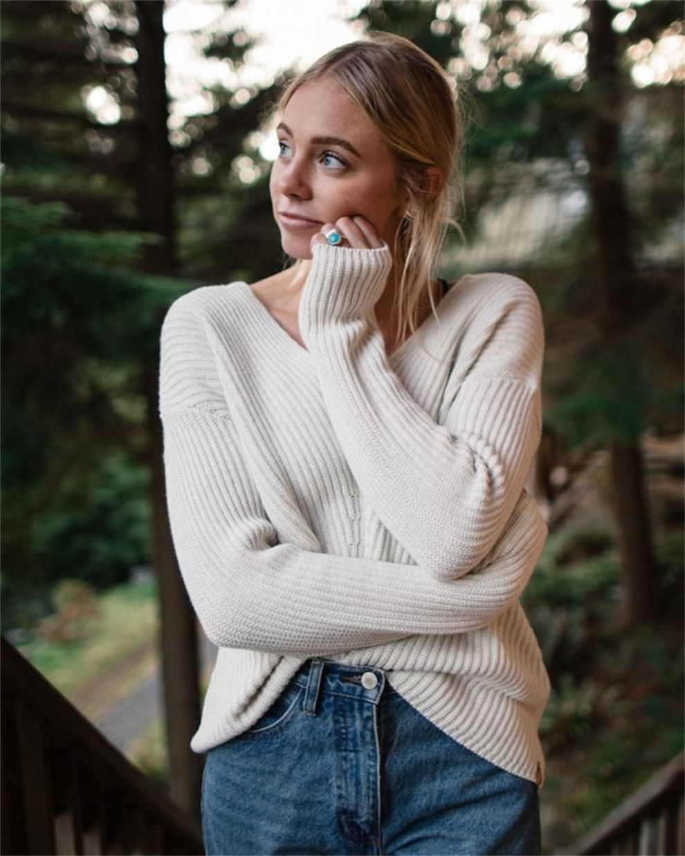 V neck Sweater Outfits for Women02
