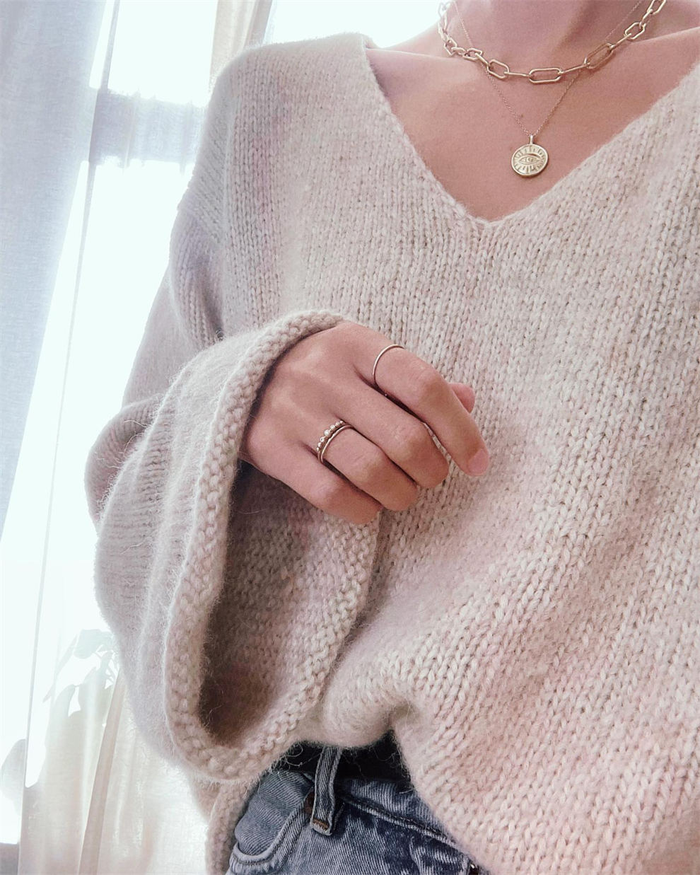 V neck Sweater Outfits for Women27