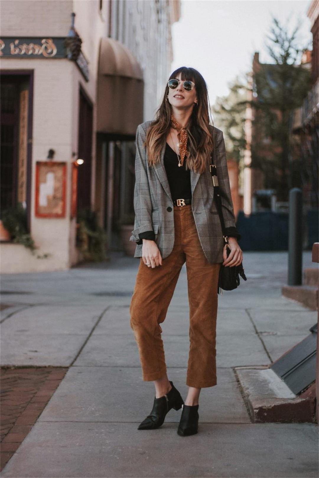 Arriba 71+ imagen corduroy pants outfit - Abzlocal.mx